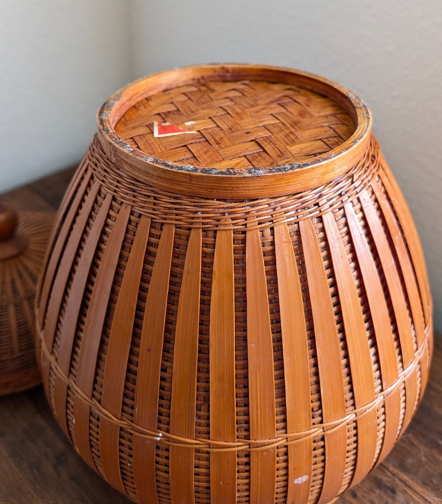Lidded Wicker Urn Basket