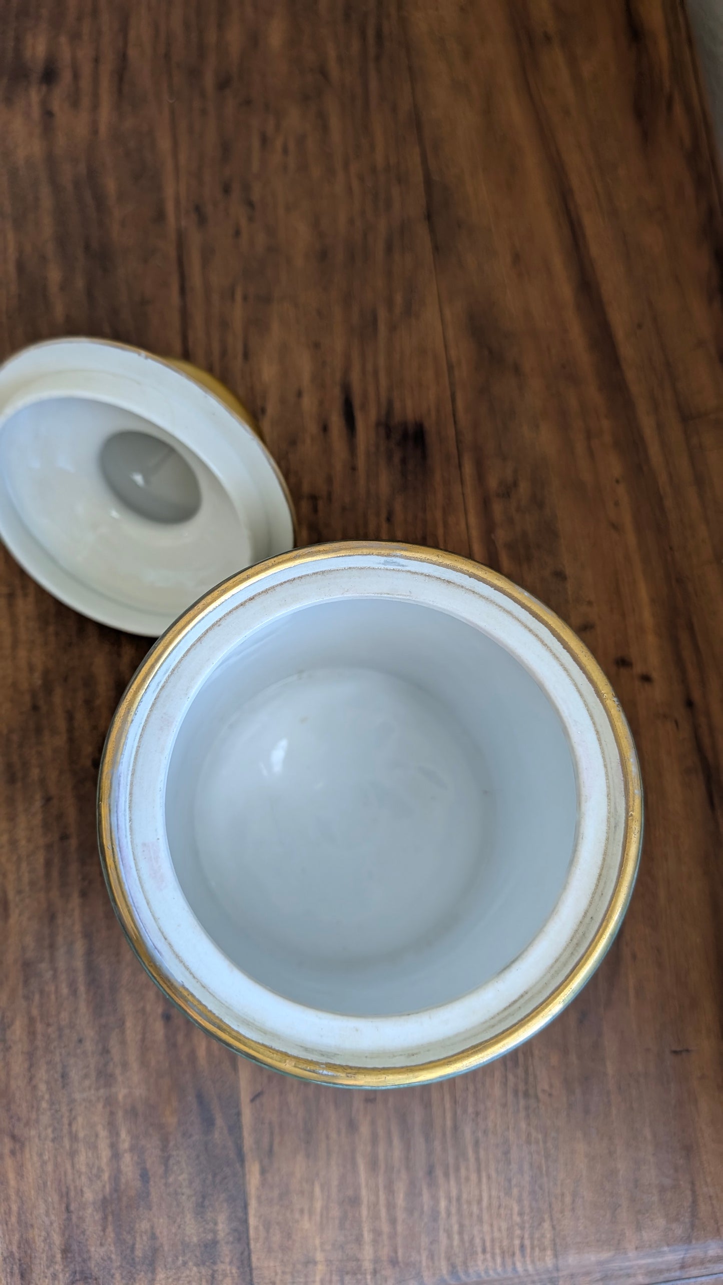 Hand painted Noritake Parrot Jar (d. 1944)