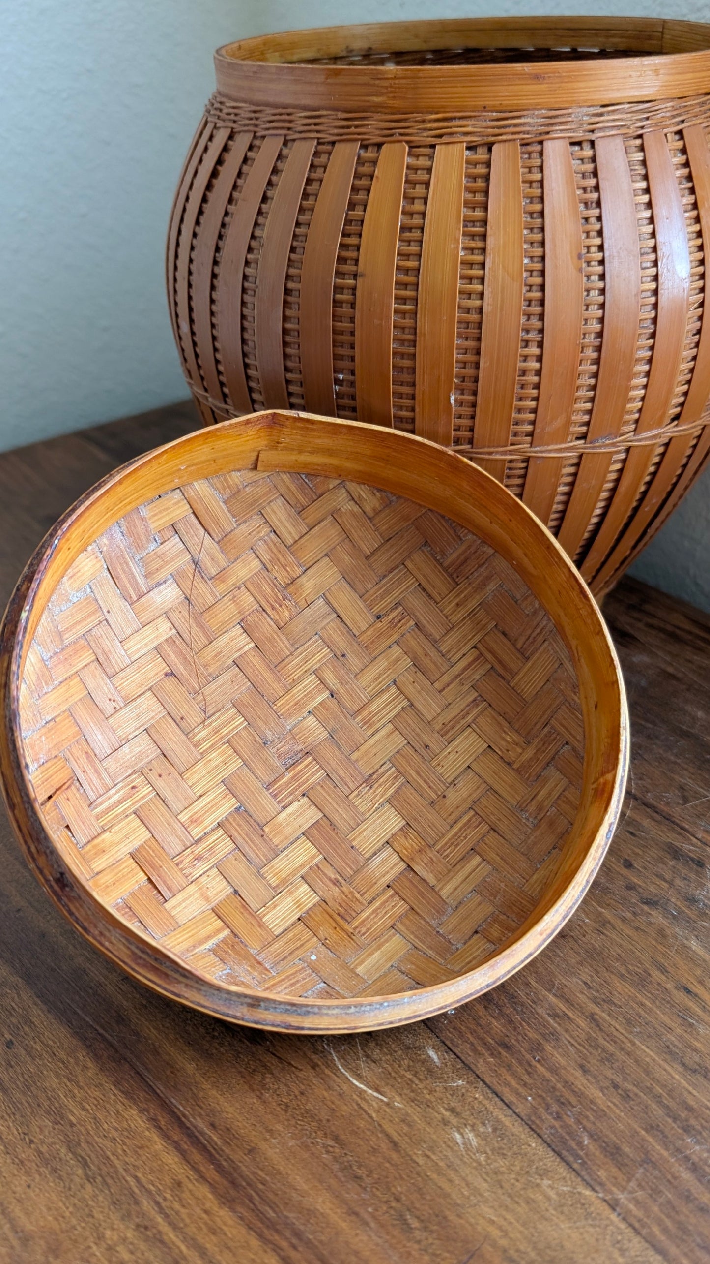 Lidded Wicker Urn Basket