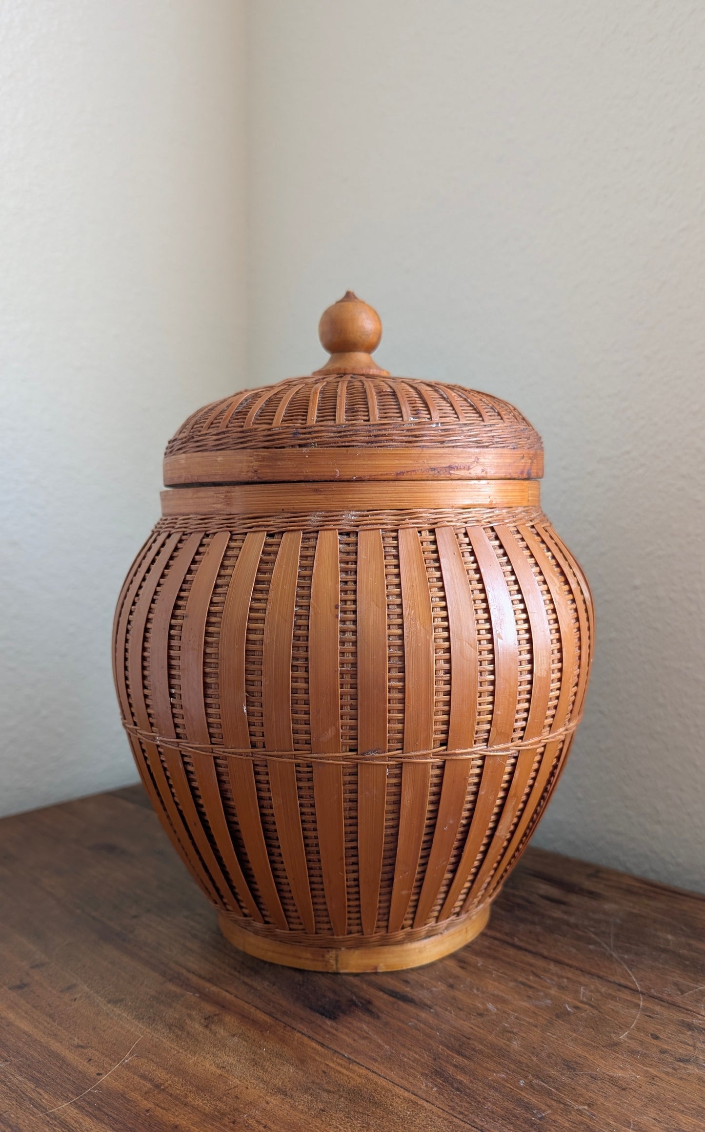Lidded Wicker Urn Basket